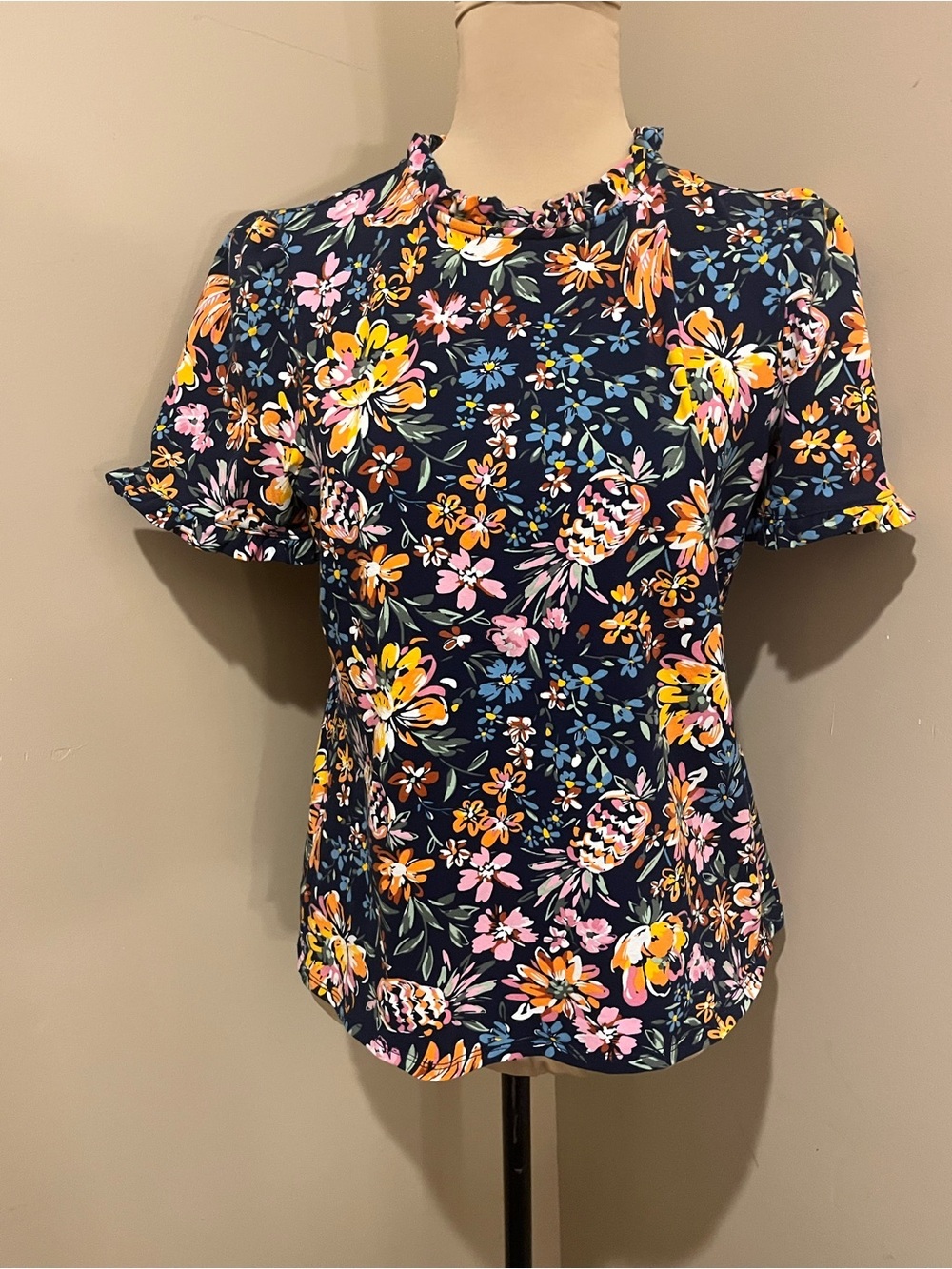 crown & ivy Black Floral Ruffle Neck Short Sleeve Pima Cotton Top, Med Petite